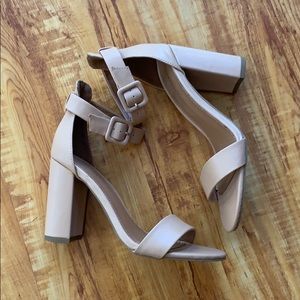 Report nude sandals size 6